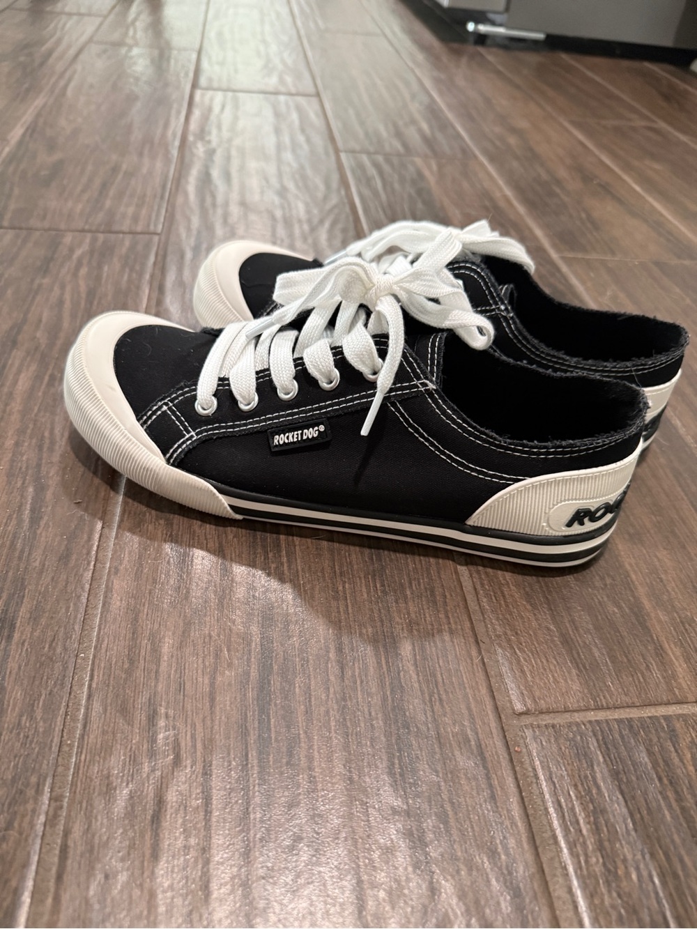 Rocket Dog Black and White Canvas Low-Top Sneakers - Picture 2 of 4